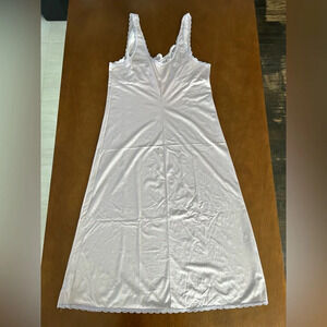 Women’s Vintage KAYSER Lavender Full Slip Dress Silky Nylon Lace Trim Sz 34 PJs